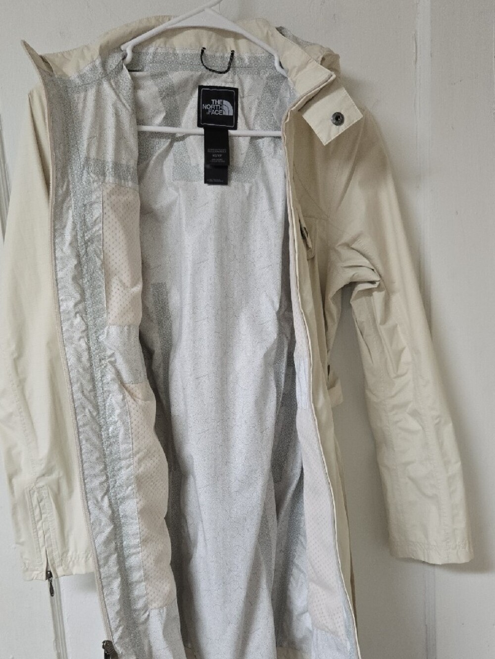 The North Face Hyvent Womens XS Cream Hooded Raincoat with Belt - Picture 8 of 12